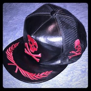 ❌📛SOLD📛❌☠️EUC Men’s faux leather skull snap back